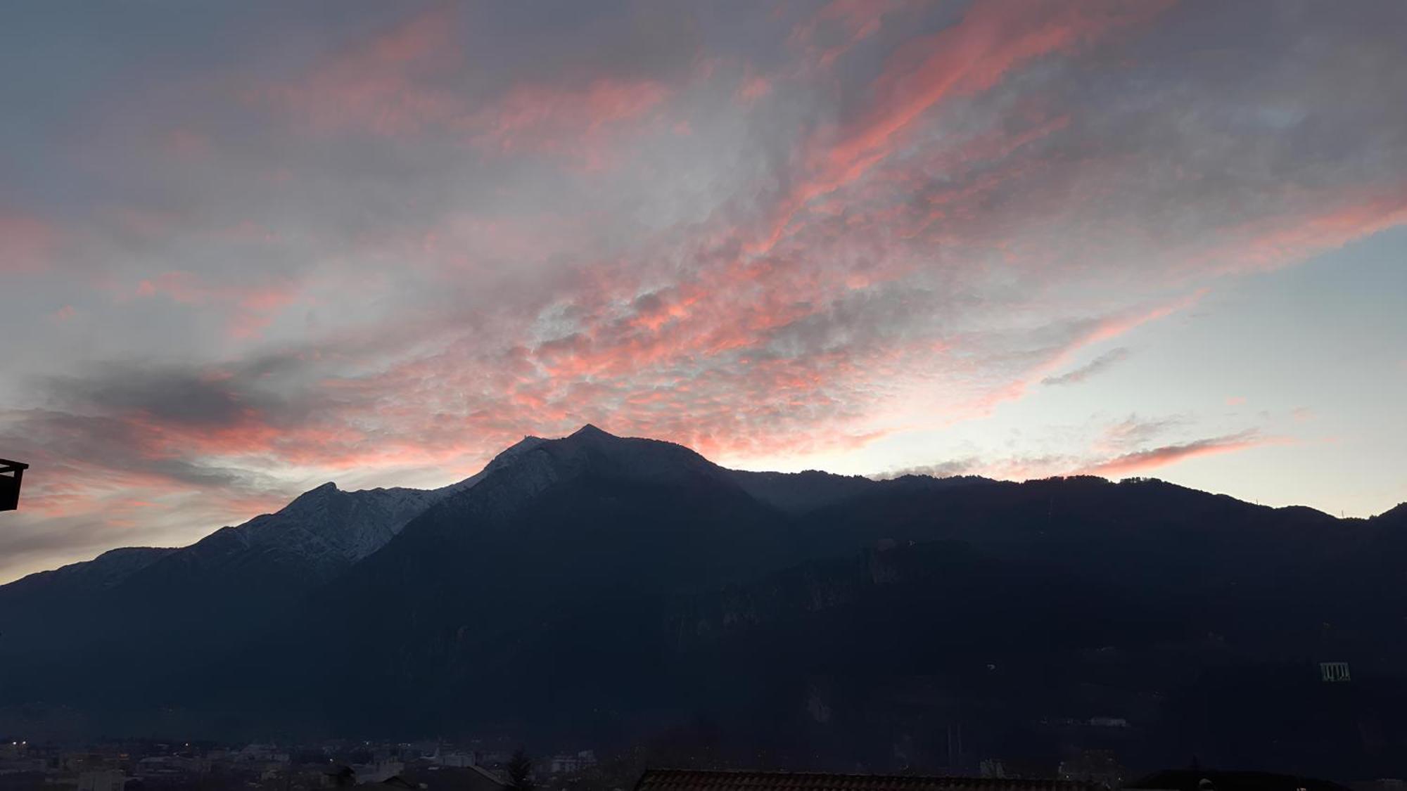 Over The Castle Apartment Trento Exteriör bild